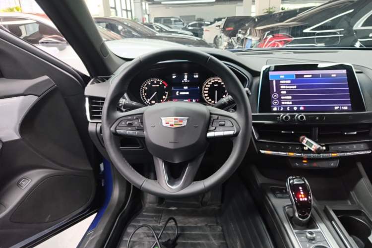 Used Cadillac CT5 2021 28T Luxury Model Steering Wheel