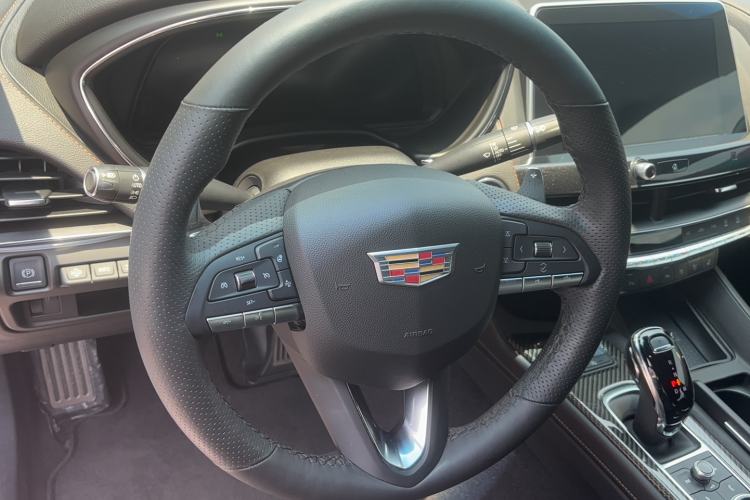 Used Cadillac CT5 2021 28T Platinum Edition Steering Wheel