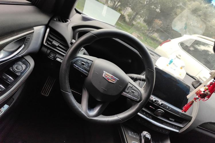 Used Cadillac CT5 2021 28T Platinum Edition Steering Wheel