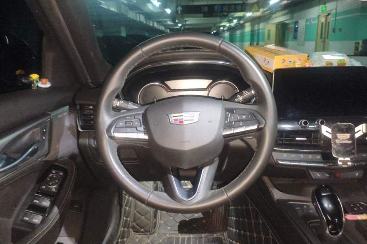 Used Cadillac CT5 2021 28T Fashion Edition Steering Wheel
