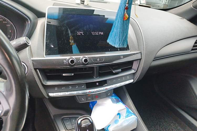 Used Cadillac CT5 2021 28T Luxury Model Audio And AC Panel