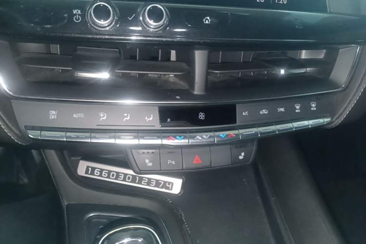 Used Cadillac CT5 2021 Revised 28T Luxury Version Audio And AC Panel