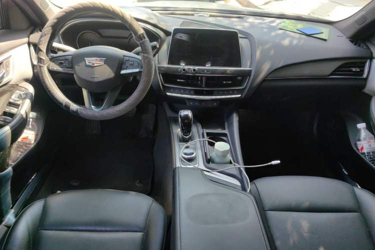 Used Cadillac CT5 2021 28T Luxury Model Center Console