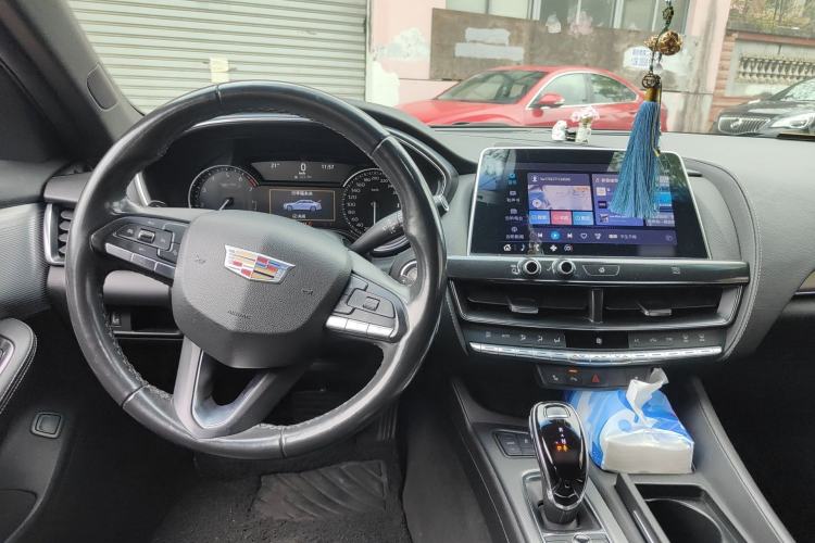 Used Cadillac CT5 2021 28T Luxury Model Center Console