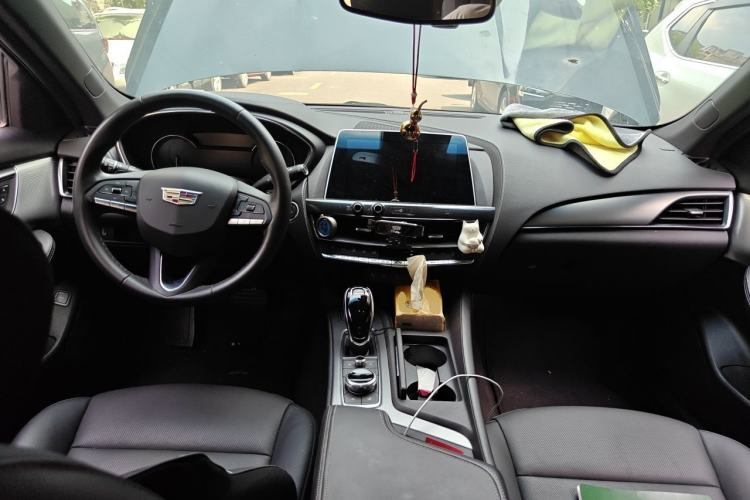 Used Cadillac CT5 2021 28T Luxury Model Center Console