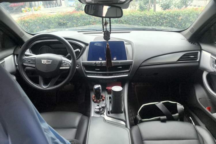 Used Cadillac CT5 2021 28T Luxury Model Center Console