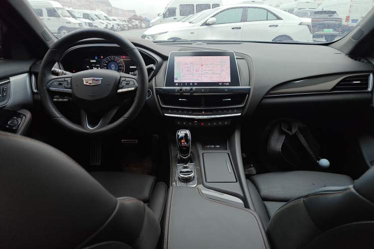 Used Cadillac CT5 2021 28T Platinum Edition Center Console