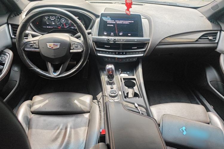 Used Cadillac CT5 2021 28T Platinum Edition Center Console