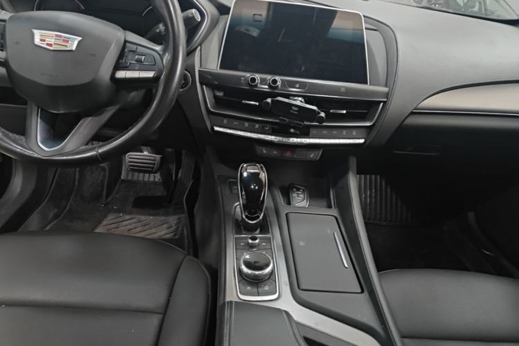 Used Cadillac CT5 2021 28T Luxury Model Center Console