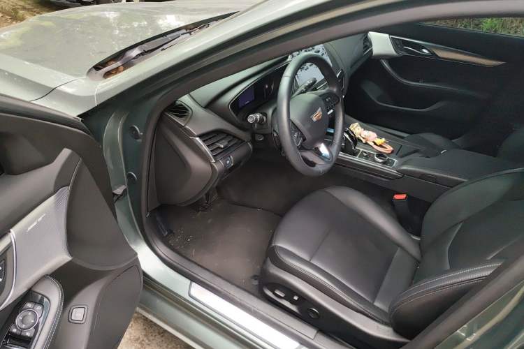 Used Cadillac CT5 2021 28T Advanced Sport Model Driver Seat