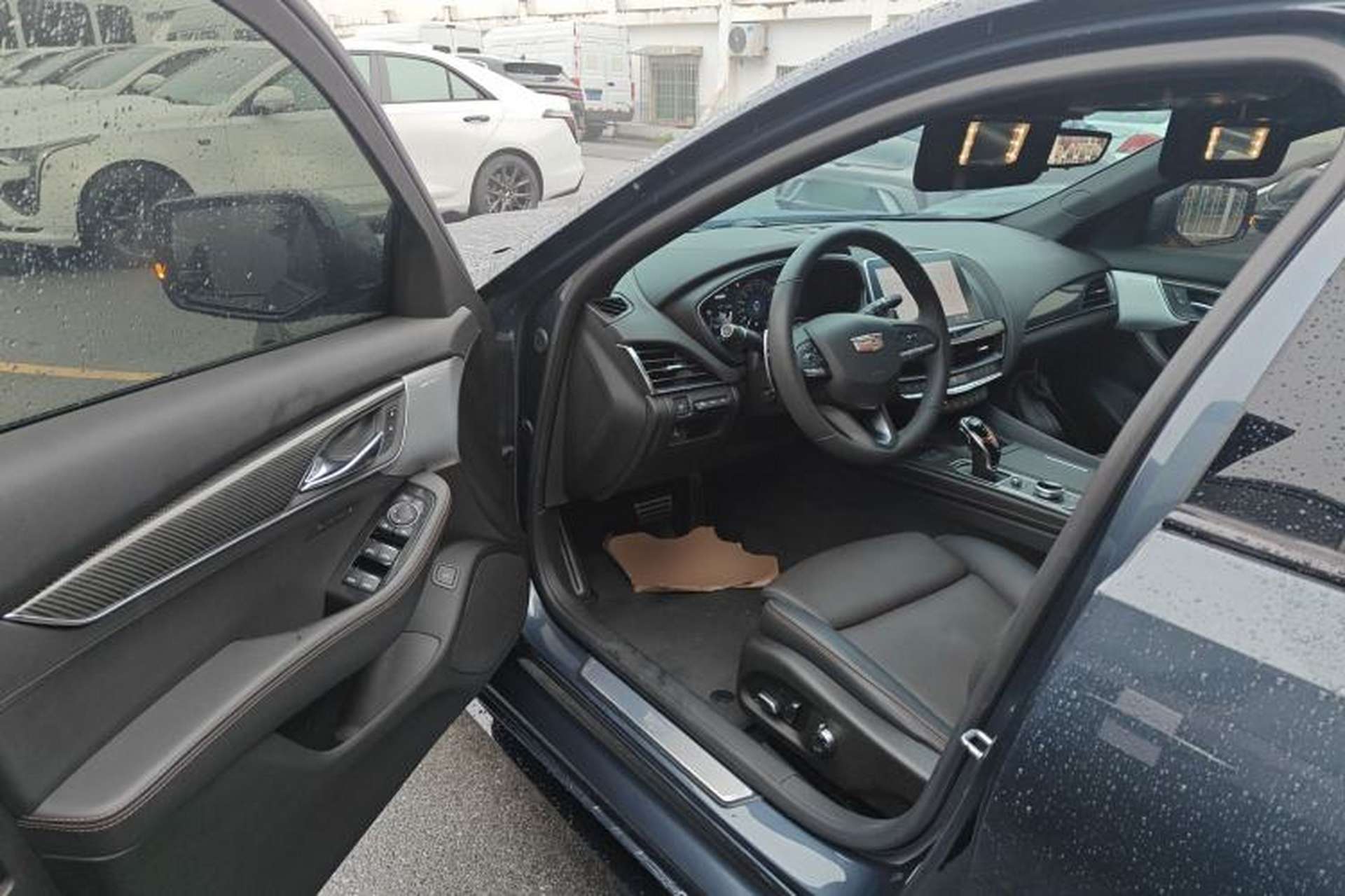 Used Cadillac CT5 2021 28T Platinum Edition Driver Seat