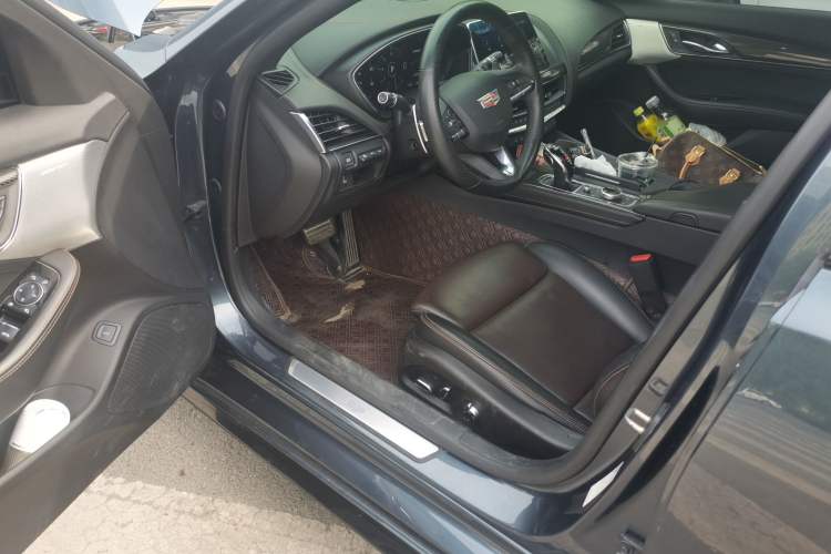 Used Cadillac CT5 2021 28T Platinum Sport Model Driver Seat