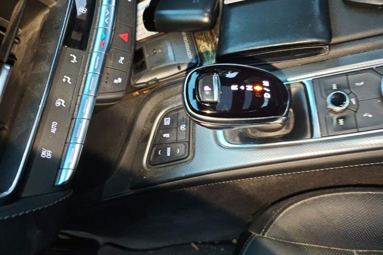 Used Cadillac CT5 2021 28T Luxury Model Gear Lever