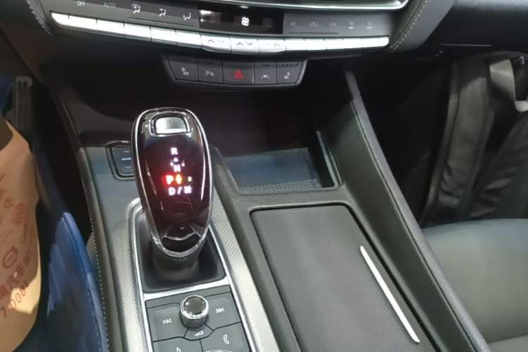 Used Cadillac CT5 2021 28T Prestige Edition Gear Lever