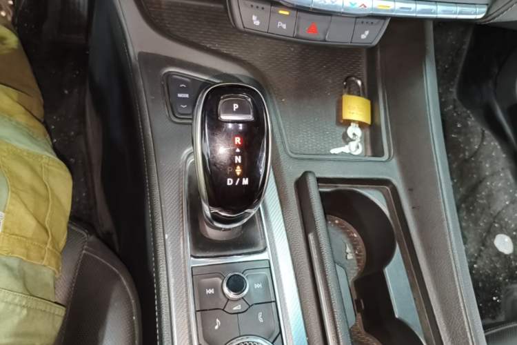 Used Cadillac CT5 2021 28T Luxury Model Gear Lever