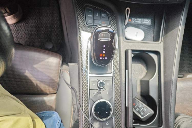 Used Cadillac CT5 2021 28T Platinum Edition Gear Lever