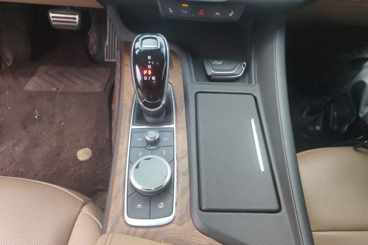 Used Cadillac CT5 2021 28T Prestige Edition Gear Lever