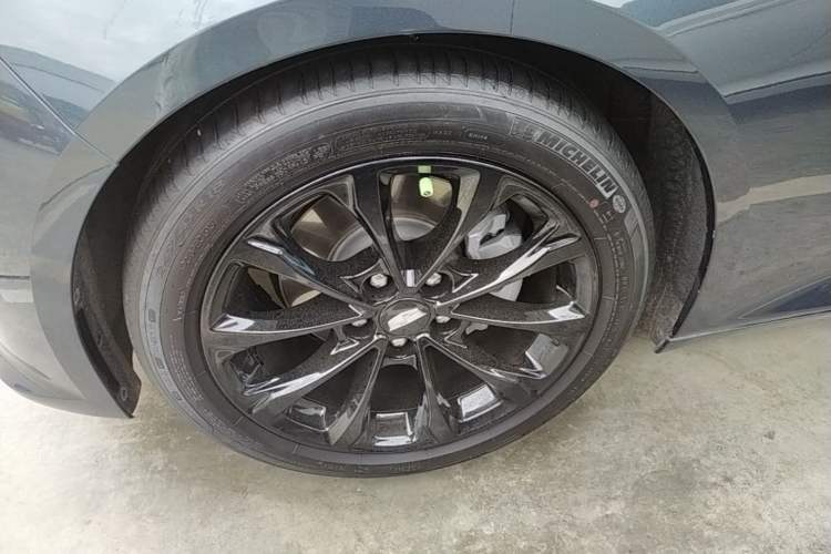 Used Cadillac CT5 2021 28T Luxury Model Left Front Wheel Hub