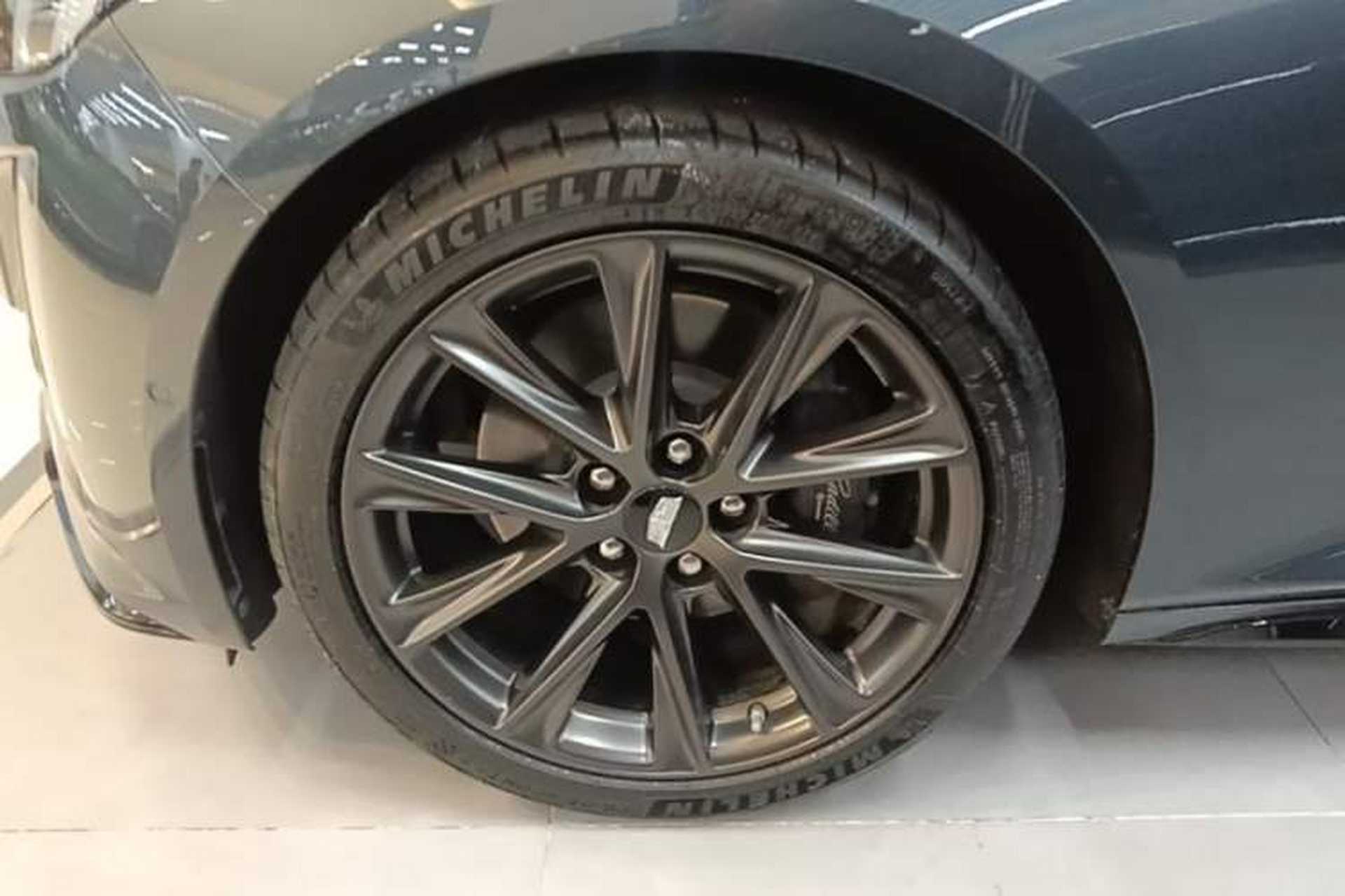 Used Cadillac CT5 2021 28T Platinum Sport Model Left Front Wheel Hub