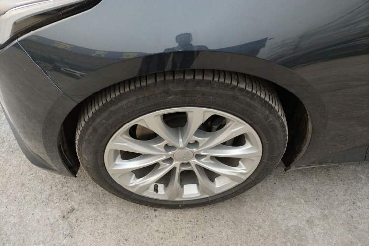 Used Cadillac CT5 2021 28T Luxury Model Left Front Wheel Hub