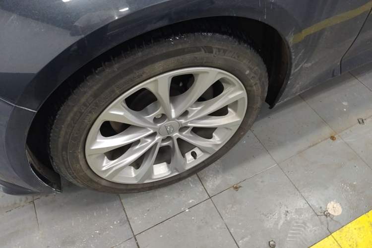 Used Cadillac CT5 2021 Revised 28T Luxury Version Left Front Wheel Hub