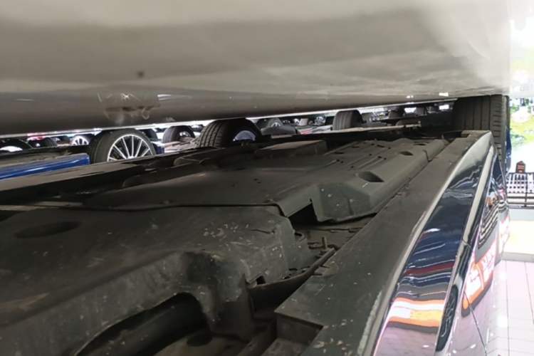 Used Cadillac CT5 2021 28T Prestige Edition Left Side Sill
