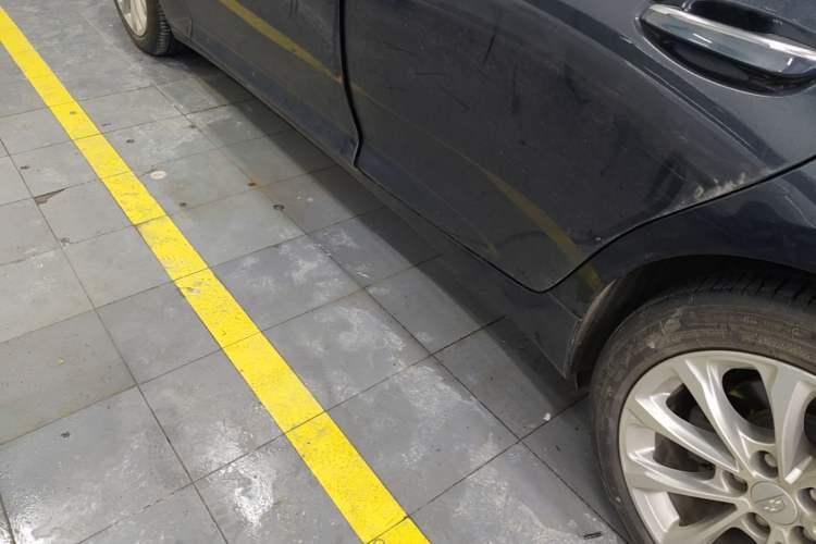 Used Cadillac CT5 2021 Revised 28T Luxury Version Left Side Sill