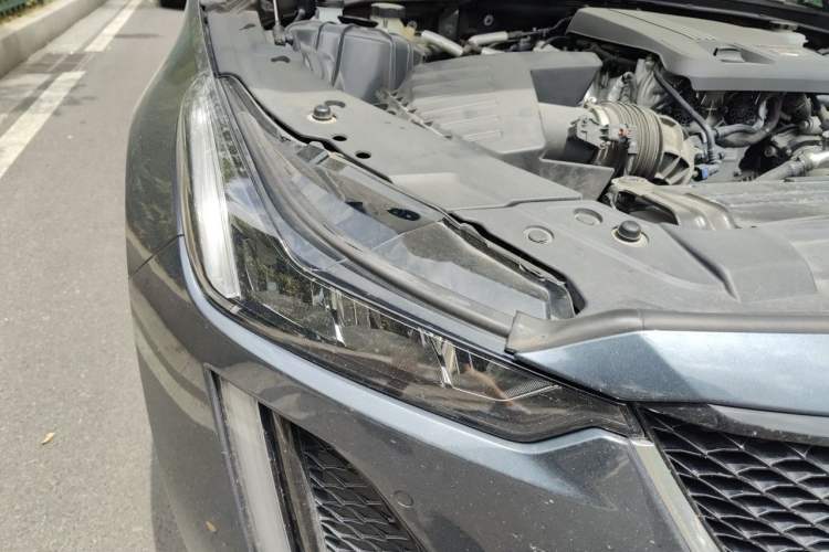 Used Cadillac CT5 2021 28T Platinum Sport Model Right Front Headlight