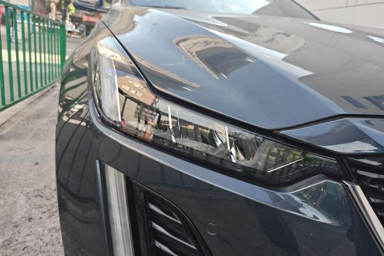 Used Cadillac CT5 2021 28T Luxury Model Right Front Headlight