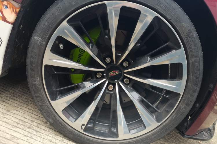 Used Cadillac CT5 2021 28T Prestige Edition Right Front Wheel Hub