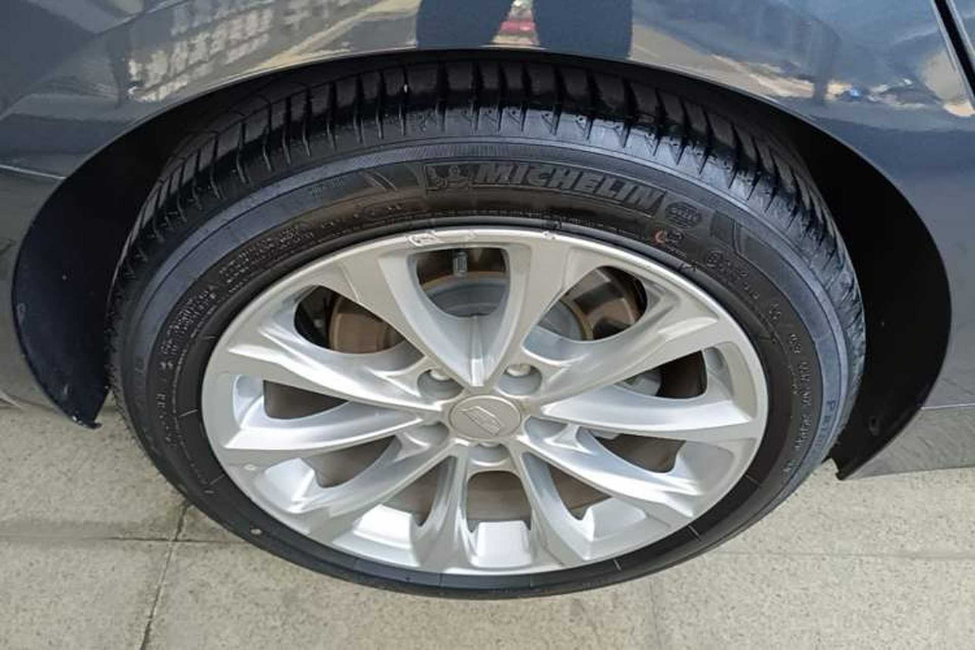 Used Cadillac CT5 2021 28T Luxury Model Right Rear Wheel Hub