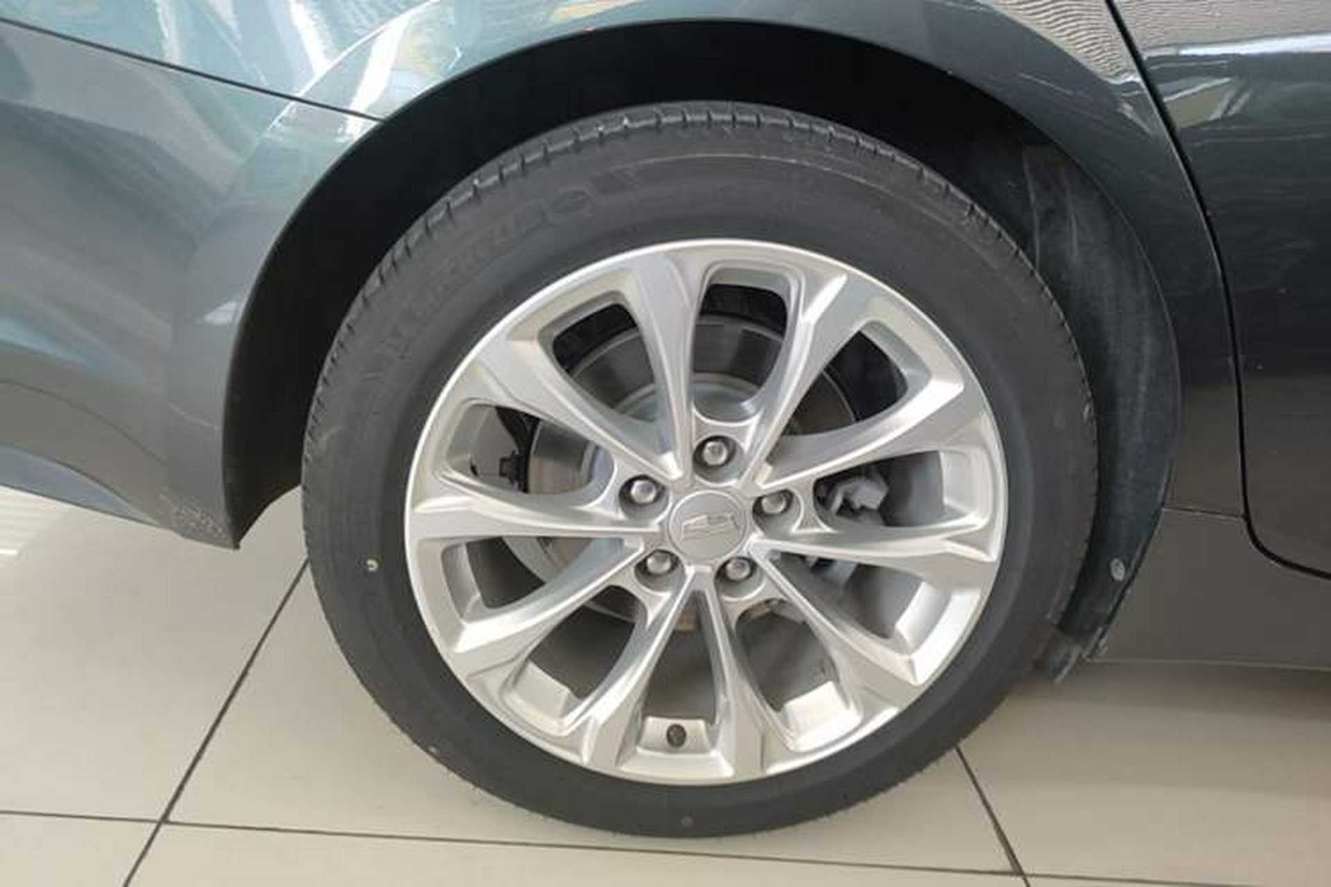 Used Cadillac CT5 2021 Revised 28T Luxury Version Right Rear Wheel Hub