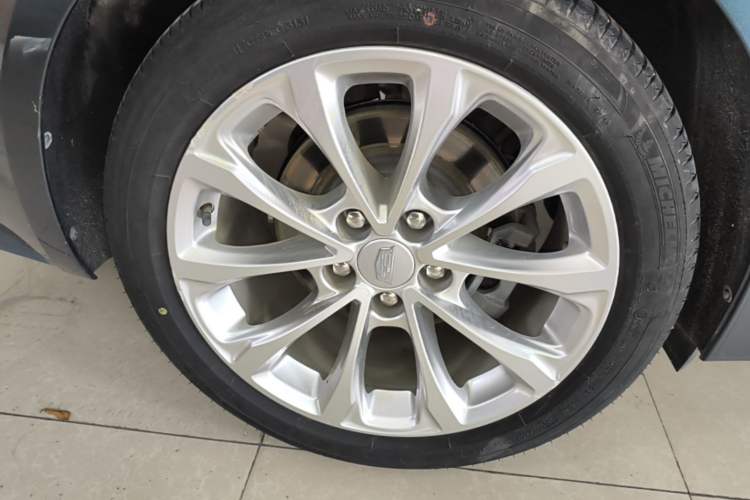 Used Cadillac CT5 2021 28T Luxury Model Right Rear Wheel Hub