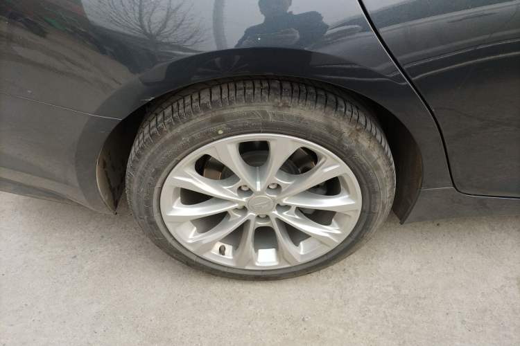 Used Cadillac CT5 2021 28T Luxury Model Right Rear Wheel Hub
