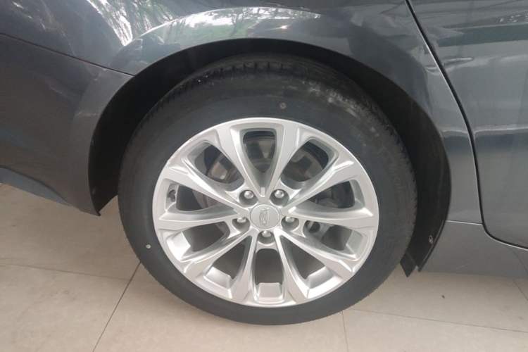 Used Cadillac CT5 2021 28T Luxury Model Right Rear Wheel Hub