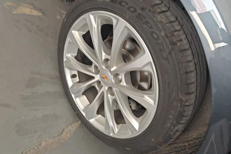 Used Cadillac CT5 2021 28T Luxury Model Right Rear Wheel Hub