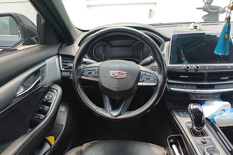 Used Cadillac CT5 2021 28T Luxury Model Steering Wheel