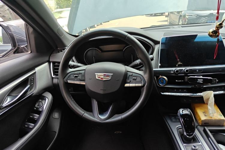 Used Cadillac CT5 2021 28T Luxury Model Steering Wheel
