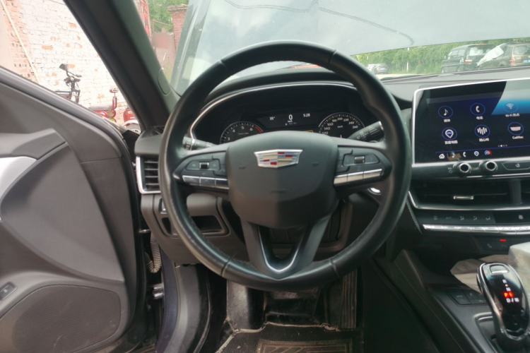 Used Cadillac CT5 2021 28T Luxury Model Steering Wheel
