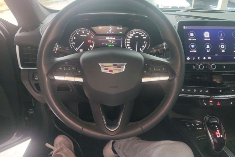 Used Cadillac CT5 2021 28T Luxury Model Steering Wheel