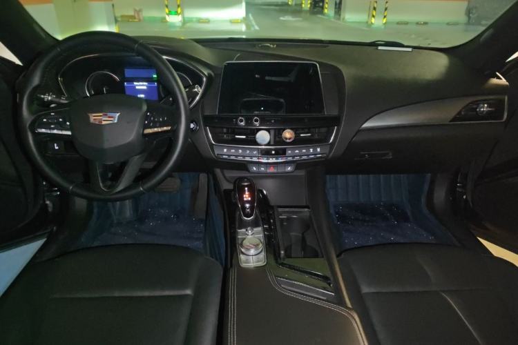 Used Cadillac CT5 2021 28T Luxury Model Center Console