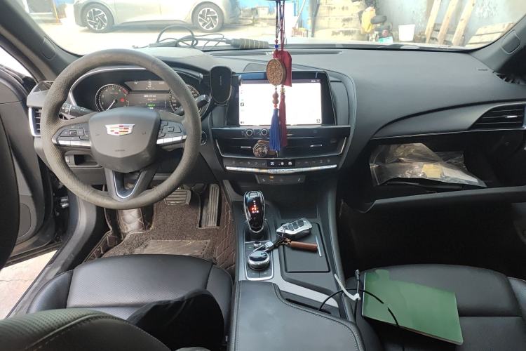 Used Cadillac CT5 2021 28T Luxury Model Center Console