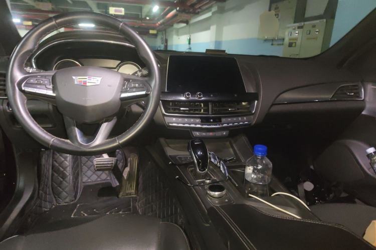 Used Cadillac CT5 2021 28T Luxury Model Center Console