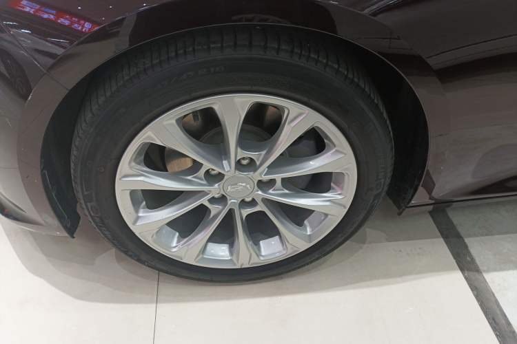 Used Cadillac CT5 2021 28T Luxury Model Left Front Wheel Hub