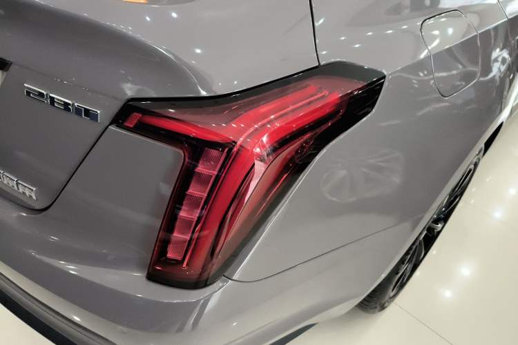 Used Cadillac CT5 2021 Revised 28T Luxury Version Right Rear Taillight