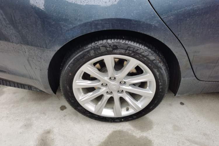 Used Cadillac CT5 2021 28T Tech Edition Right Rear Wheel Hub