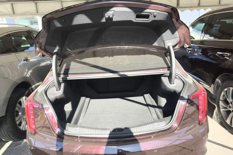 Used Cadillac CT5 2021 28T Fashion Edition Trunk