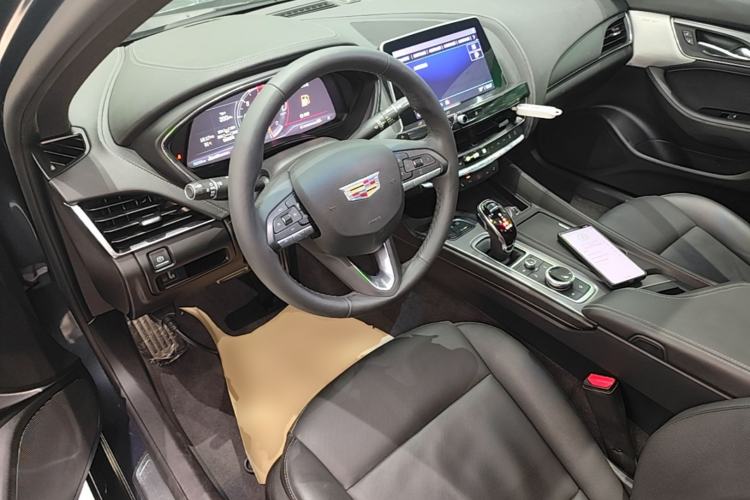 Used Cadillac CT5 2021 28T Prestige Edition Center Console