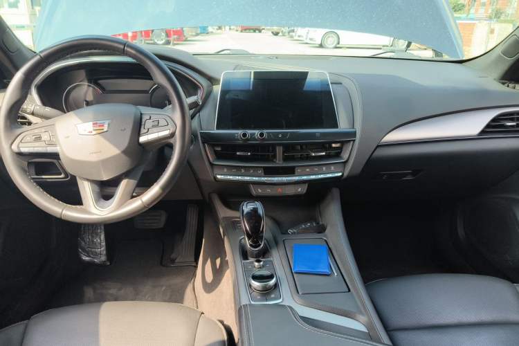 Used Cadillac CT5 2021 28T Luxury Model Center Console