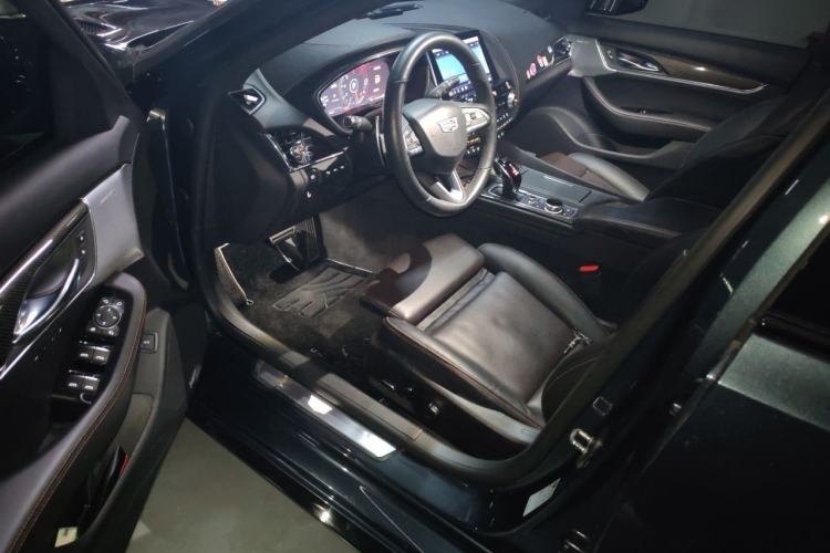 Used Cadillac CT5 2021 28T Platinum Sport Model Driver Seat
